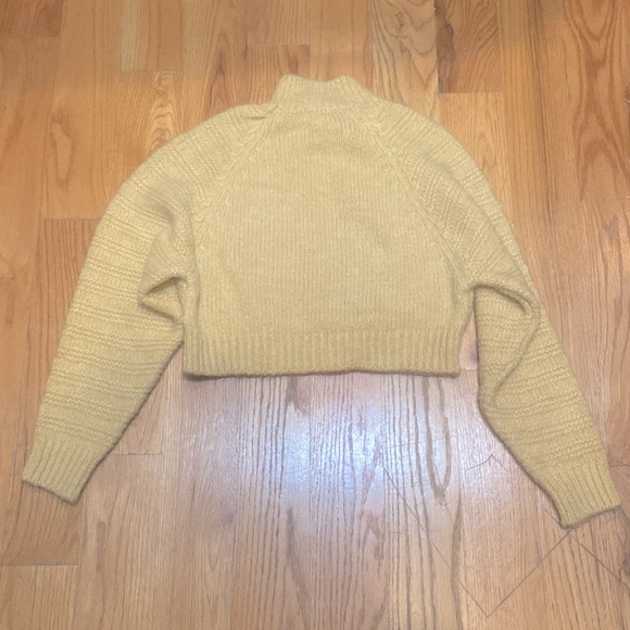 $7 CLEARANCE - TopShop Yellow/Gold Mock Neck/Turtleneck Sweater - Picture 3 of 7